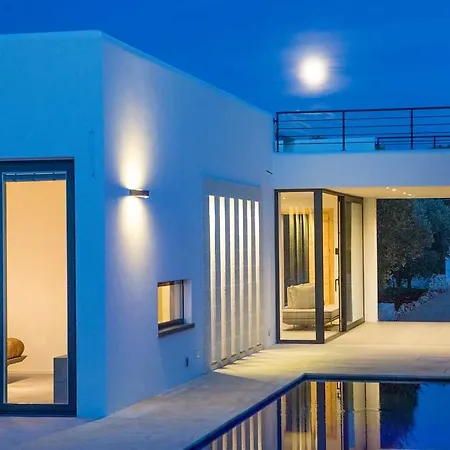 Villa Ashyana *